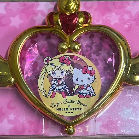30th Anniverary Sailor Moon Eternal × Hello Kitty
Collaboration Compact Mirror - Picture 2 of 7